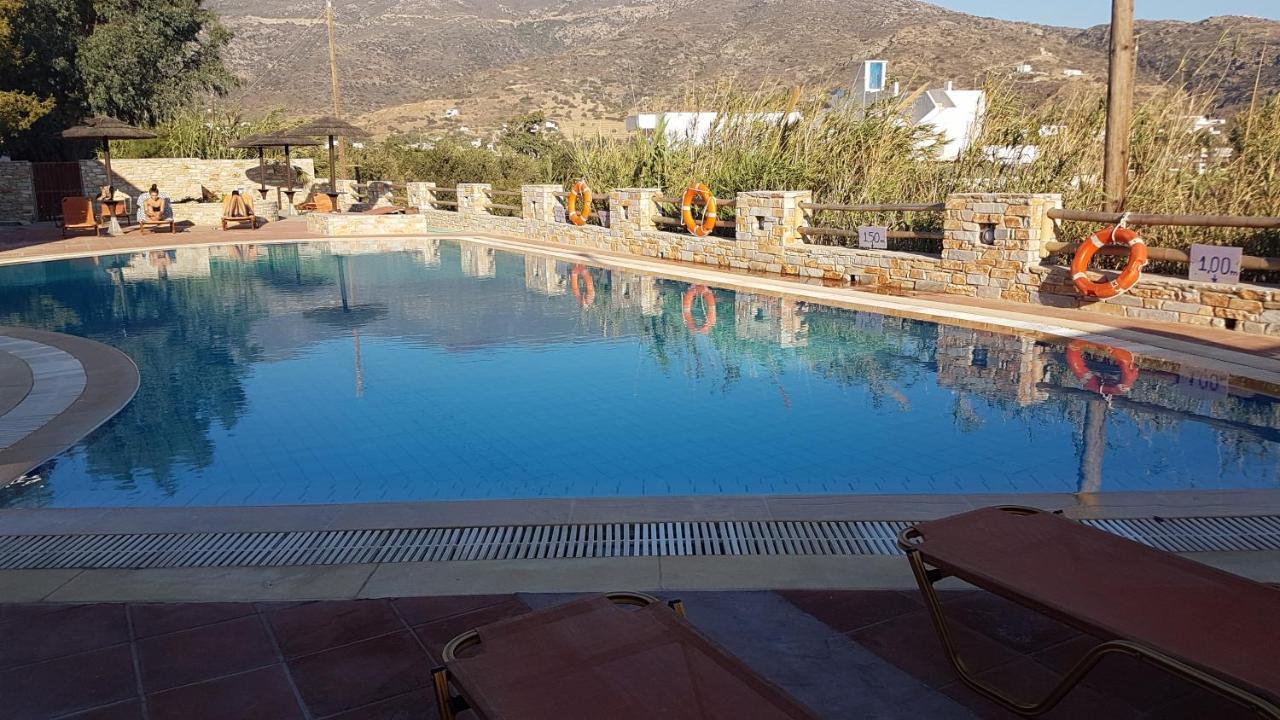 Purple Pig Stars Camping & Bungalows Mylopotas Esterno foto